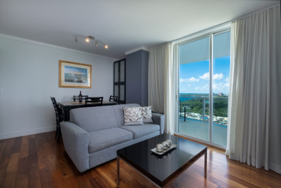 Stunning Views Corner Apartment. Free Pool, Park, Gym. Private Luxury Residence at Hotel Arya, Miami