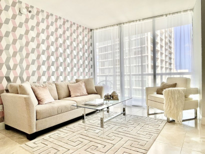 Ocean, River and Pool Views from Boutique Icon Brickell Apartment. FREE Amenities