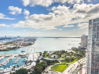 Unbelievable View, Luxe Apartment, 3 Baths, Downtown Miammi Oasis with Premium Amenities
